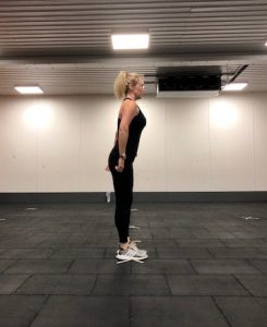 reverse lunge top